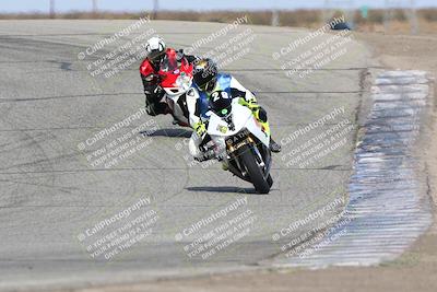 media/Nov-26-2023-TrackDaz (Sun) [[64ad8cfd8f]]/Mock Race/Outside Grapevine/